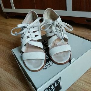 Frye Sofia Tie On Block Heels Sandals Ivory